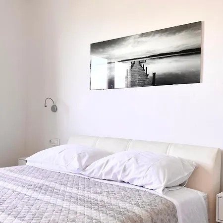 Apartment Romanca 1 - Diklo