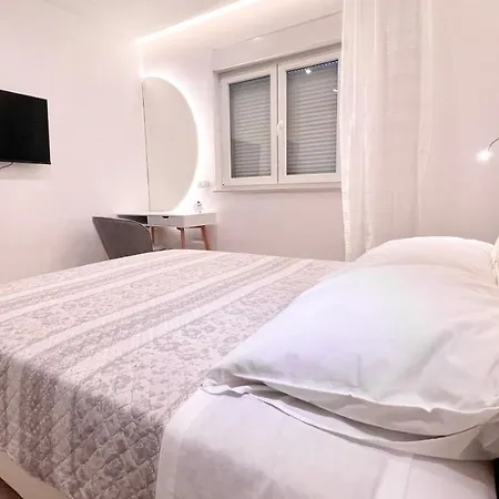 Romanca 1 - Diklo Apartment Zadar